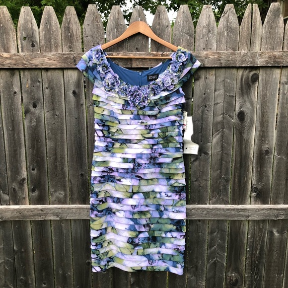 Adrianna Papell Dresses & Skirts - NWT Adrianna Papell Floral Tiered Dress sz 10